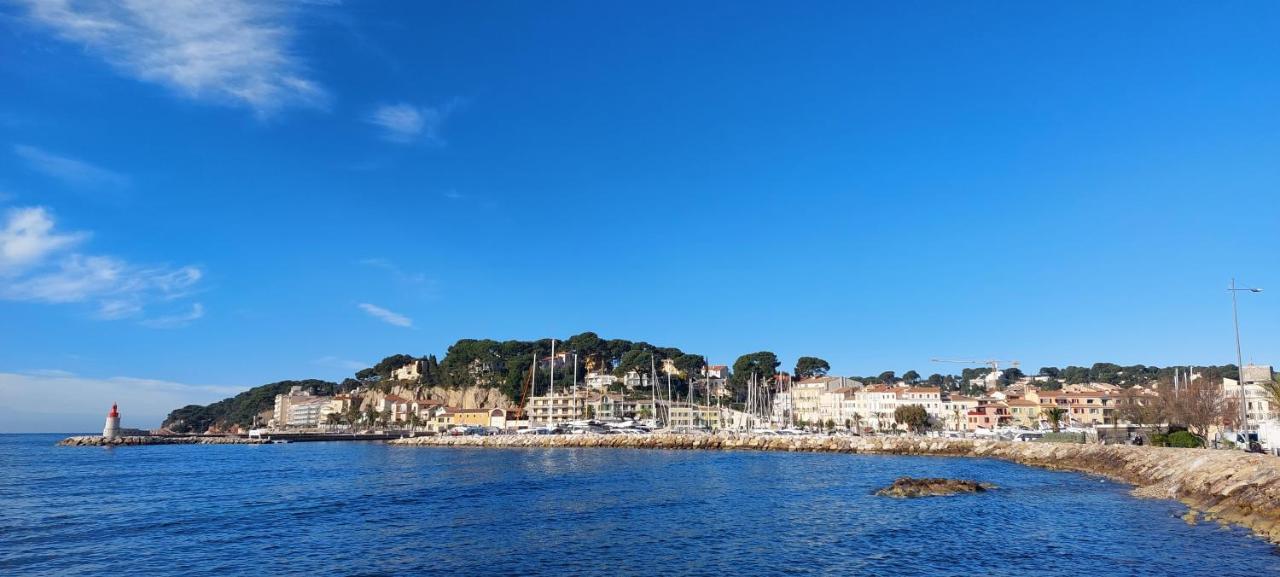 Grand T3 Lumineux Spacieux Propre, Confort, Parking, Ascenseur, Emplacement Unique, Port-commerces-mer Et Plages A Pied, Location Du Samedi Au Samedi *