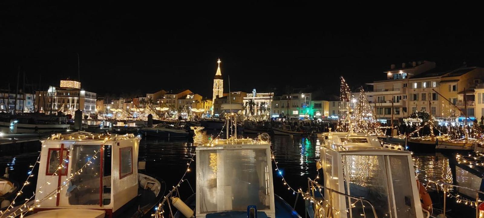 Grand T3 Lumineux Spacieux Propre, Confort, Parking, Ascenseur, Emplacement Unique, Port-commerces-mer Et Plages A Pied, Location Du Samedi Au Samedi Sanary-sur-Mer